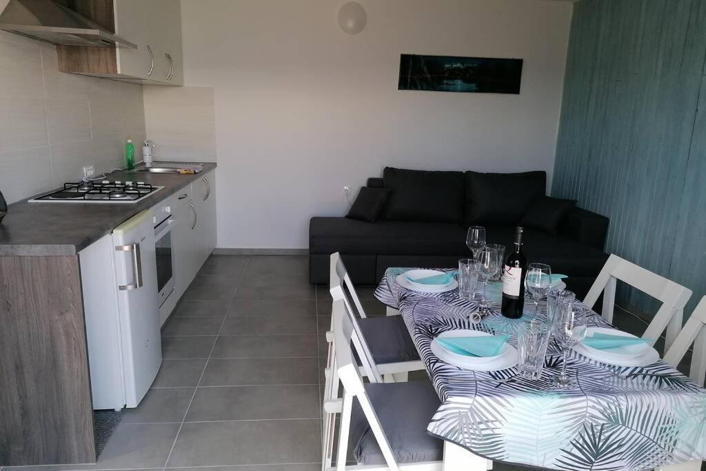 Apartment By The Sea- Santa Marina Rasa Ngoại thất bức ảnh